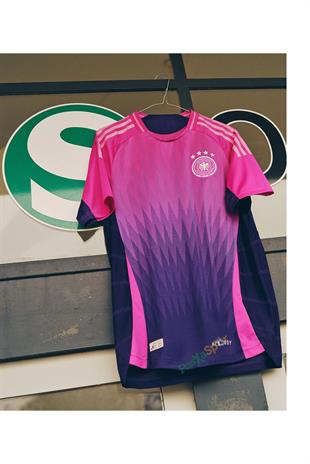 Euro 2024 Almanya Deplasman Pembe Player Versiyon Forması 