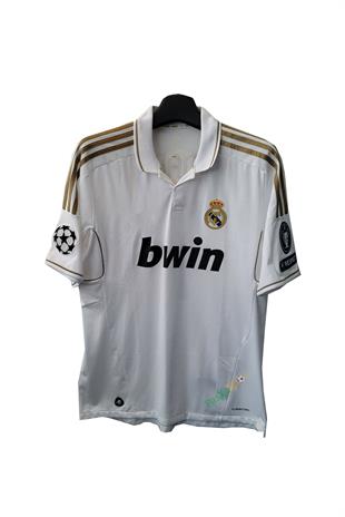 Real Madrid 2011-2012 İç Saha Özil Kısa Kolu Retro Forması
