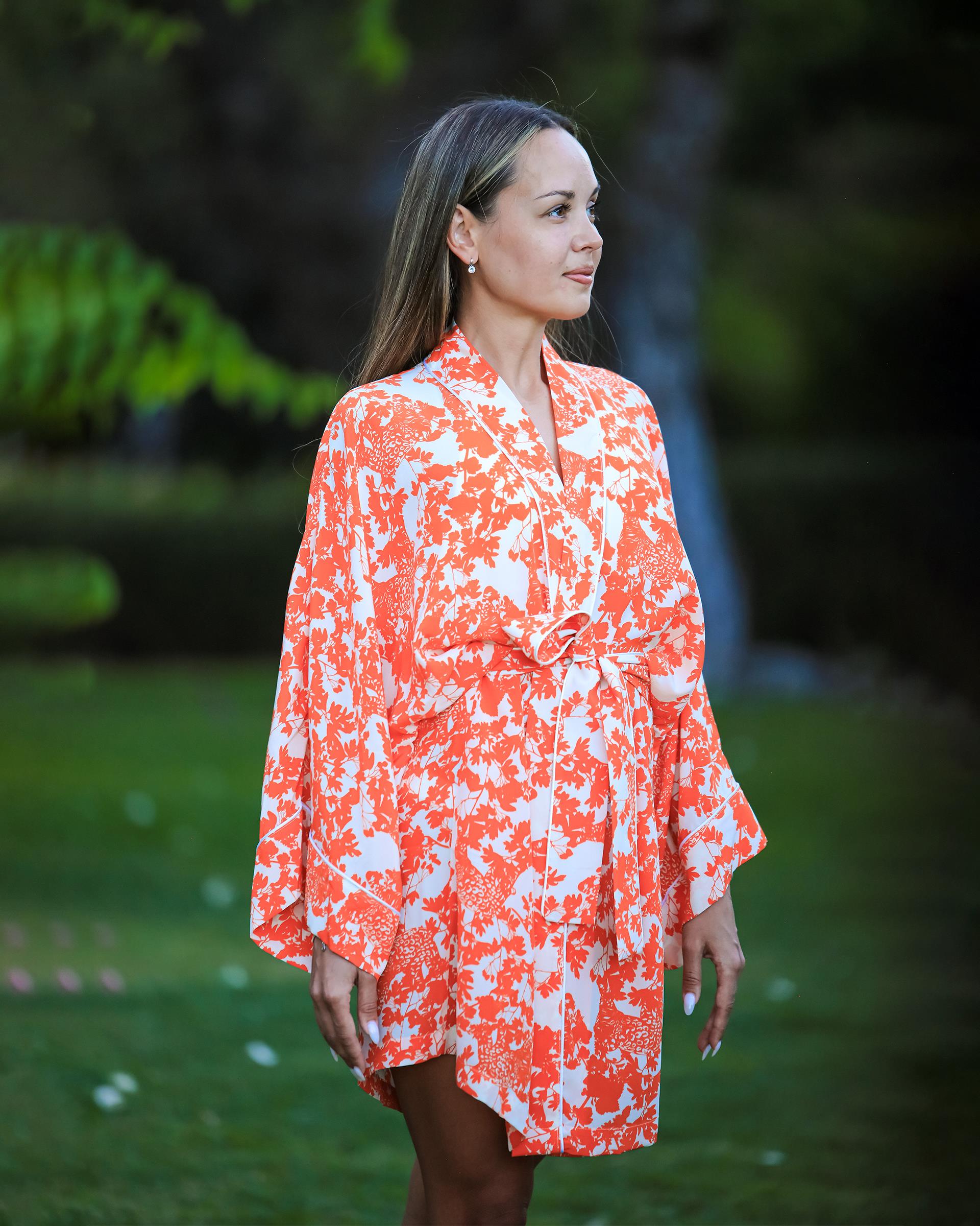 White Piped Shawl Collar Silk Kimono 