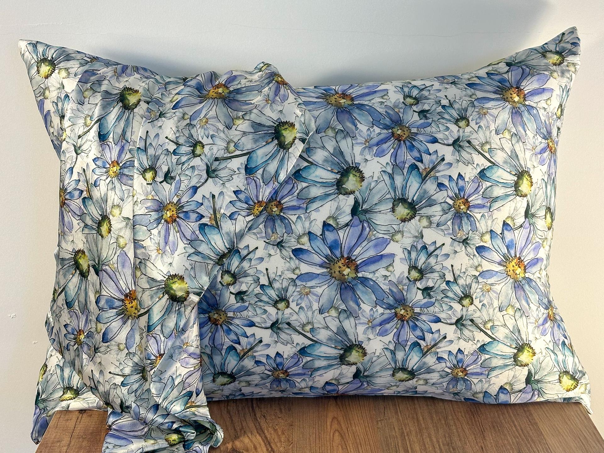 Watercolor Daisy - Saf İpek Yastık Kılıfı 