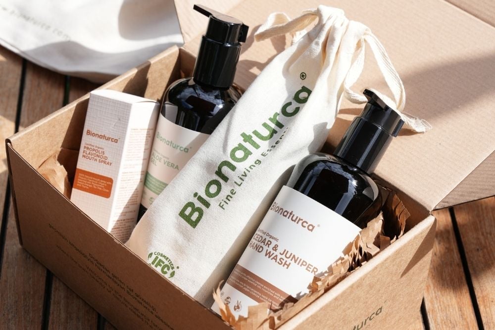 organik içerikli doğal organik kozmatik ürünleri - aloevera , lavanta ve bitkisel bakım ürünleri