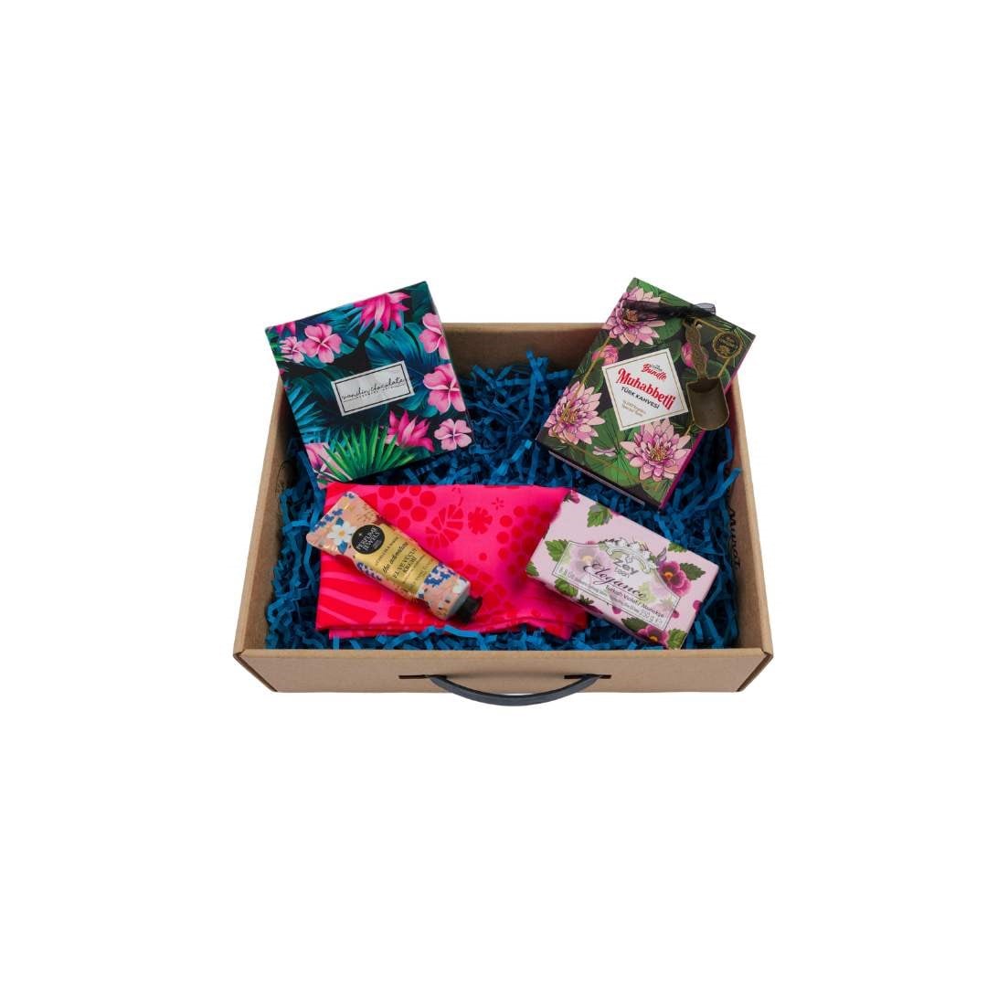 Hediye Kutusu – Kadınlara Özel Zarif Hediye Seti