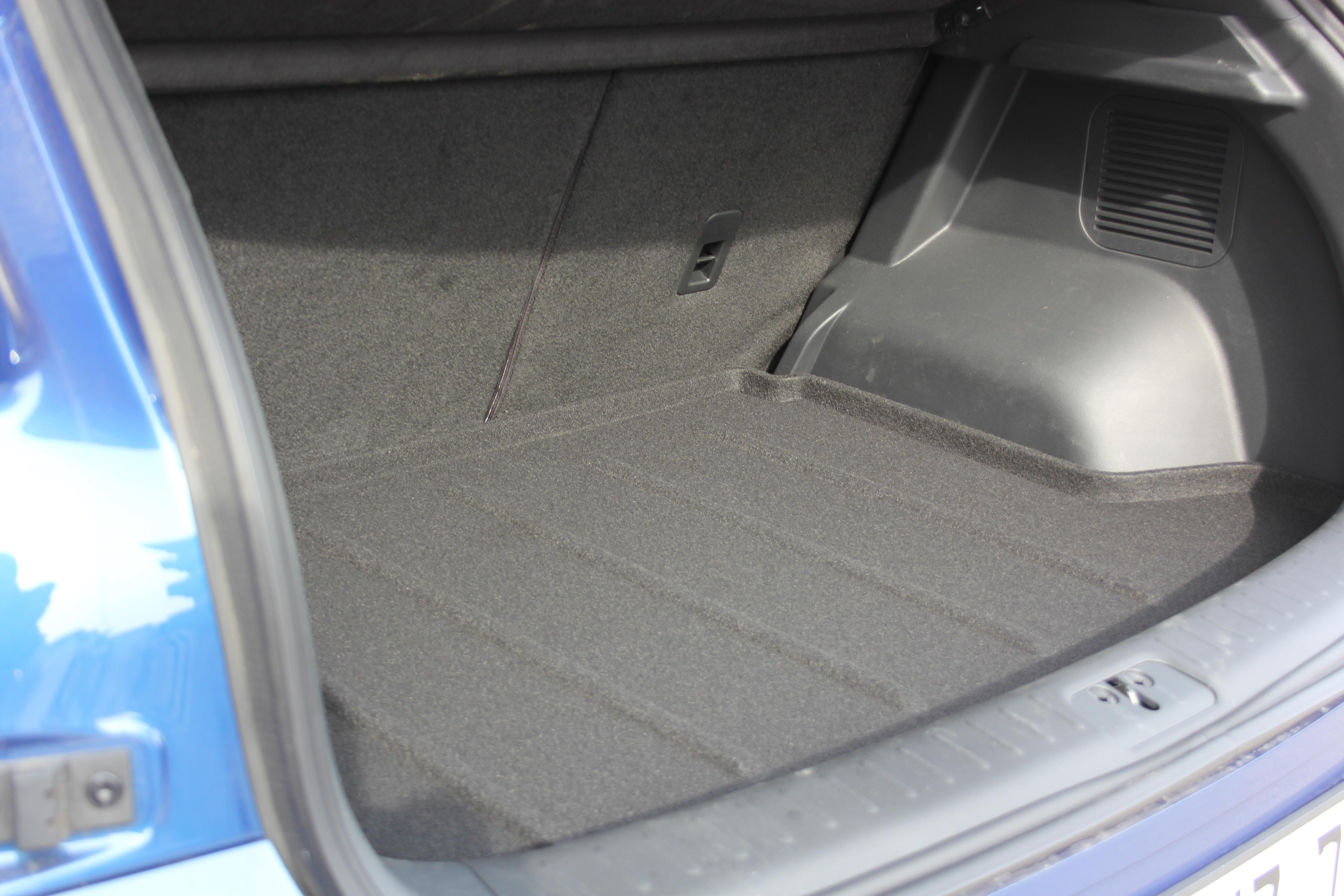 DFSK Fengon 500 Halı Bagaj Havuzu