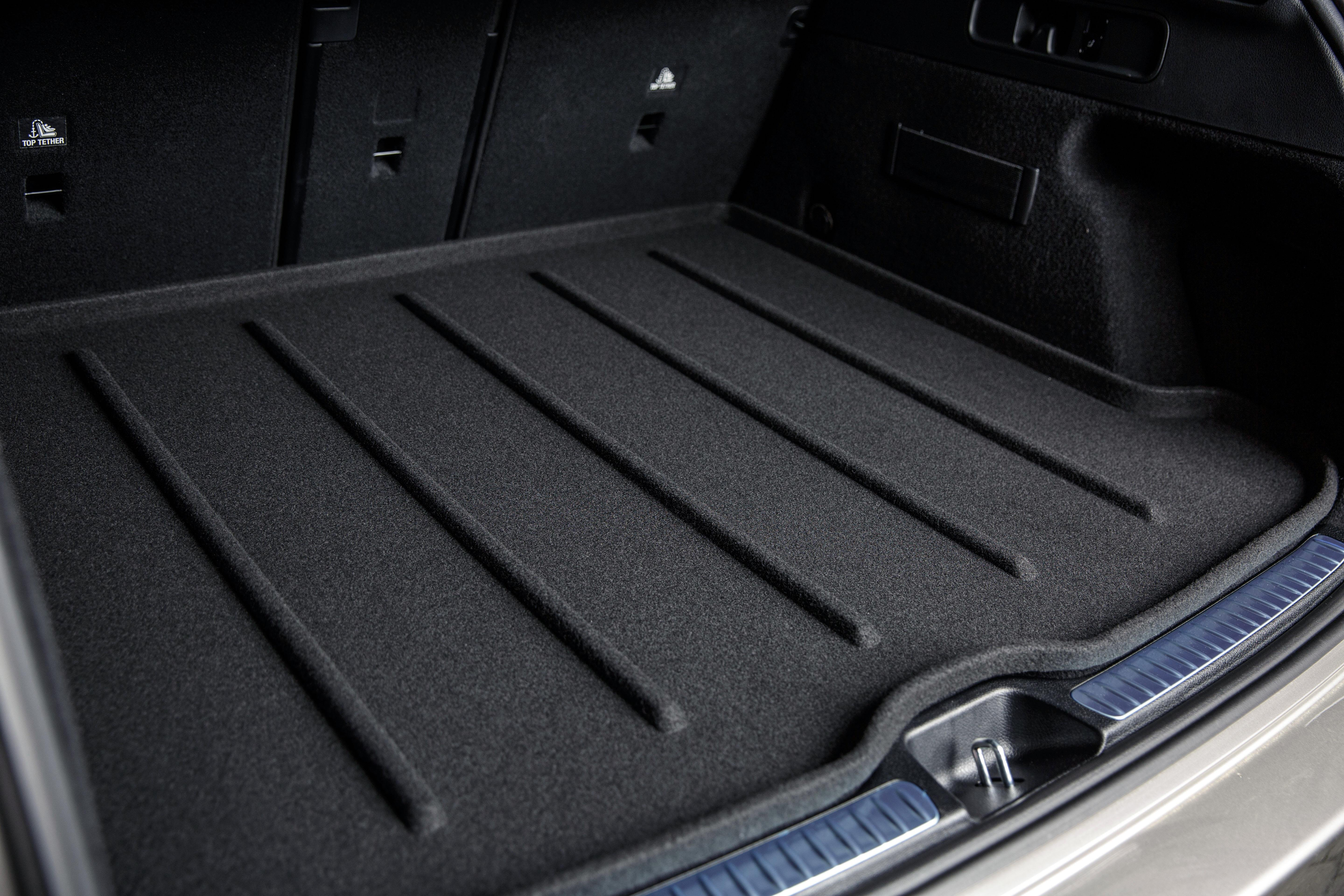 Mercedes Vito 114 2017 Sonrası Halı Bagaj Havuzu