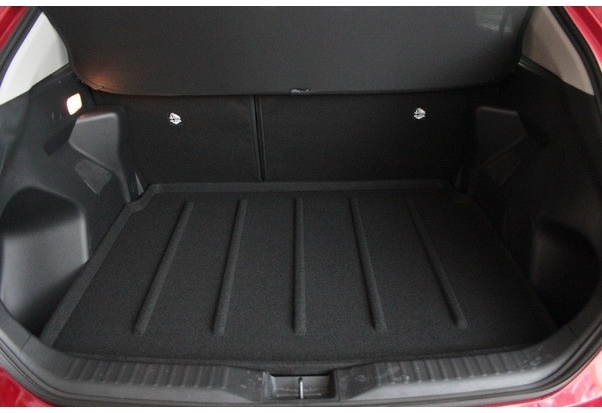 Toyota Yaris Cross (Üst Raf ) Halı Bagaj Havuzu (2022 Sonrası)