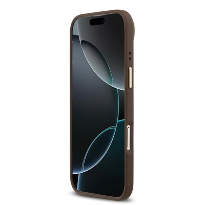 Apple iPhone 17 Air Kılıf Guess Orjinal Lisanslı M-safe Şarj Özellikli Gold Metal Kamera Çerçeveli PU Deri 4G Desenli Yazı Logolu Kapak