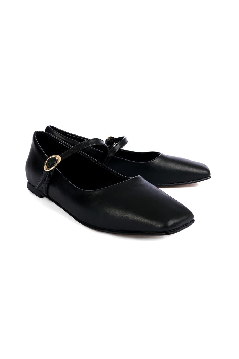 Retro Chic Mary Janes in Black