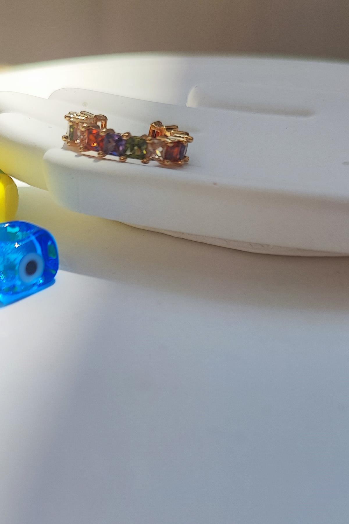 Çok renkli Baget Taş Sıralı Çelik Kıkırdak Küpe 2 cm-Altın Renk