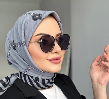 Desenli Eşarp Modelleri ile Moda Haritasını Yeniden Çizin