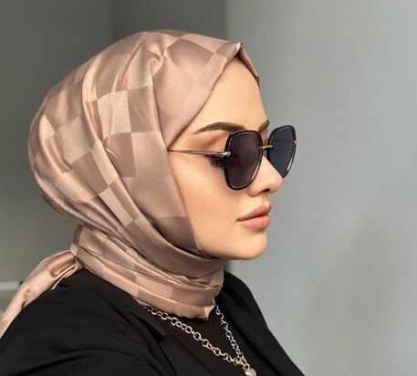 Lv Jakar İpek Şallarla Modanın İnceliklerini Keşfedin
