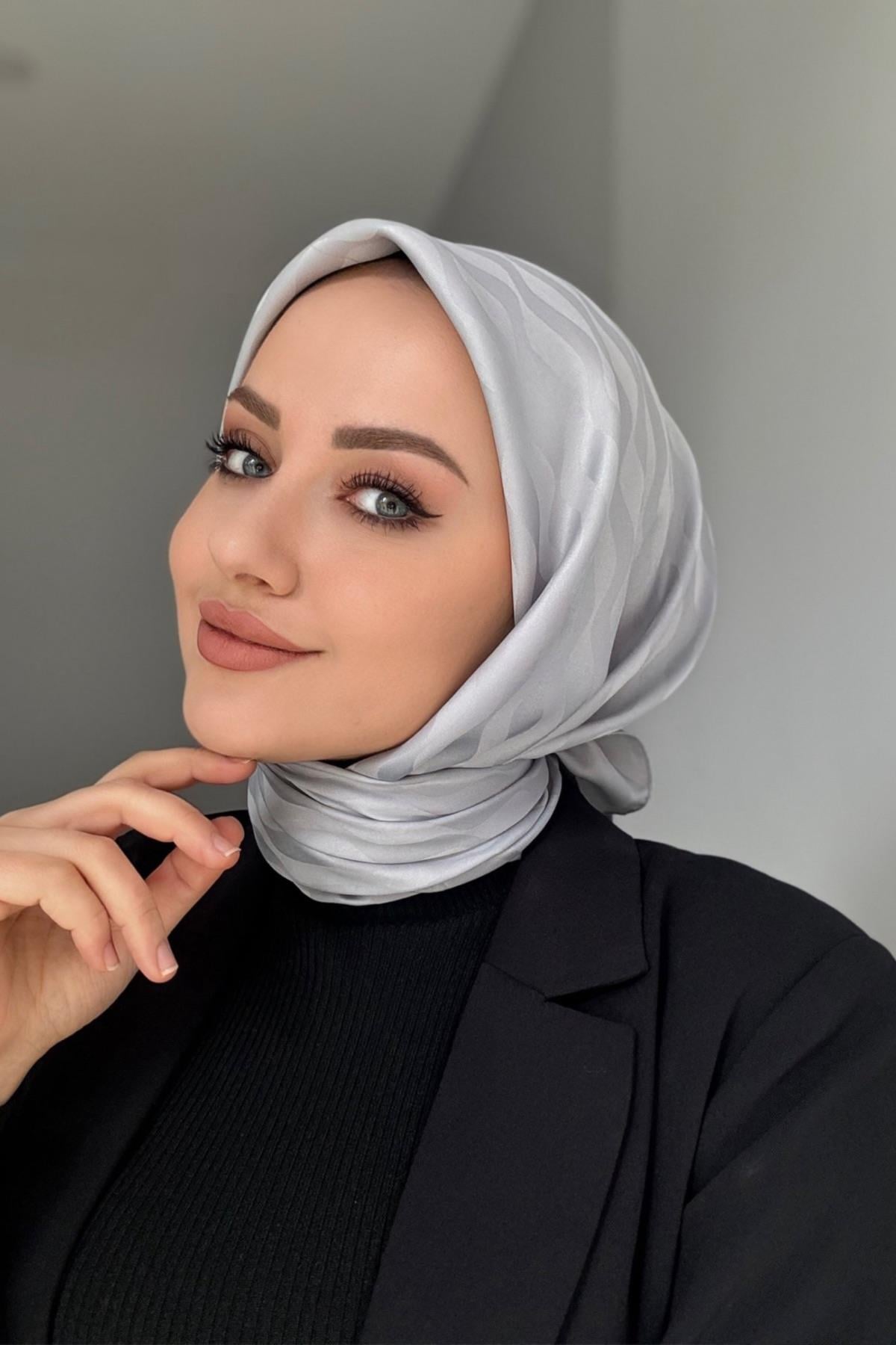 Açık Gri Desenli İpeksi Jakar Eşarp 