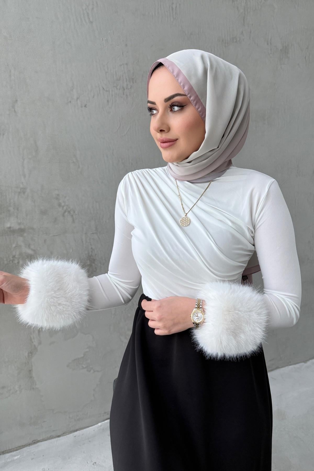 Beyaz Drape Çıkarılabilir Kürklü Badi ( S-M-L) Uyumlu