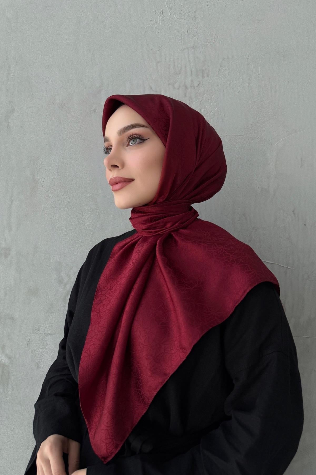 Bordo Çiçek Jakar Eşarp 