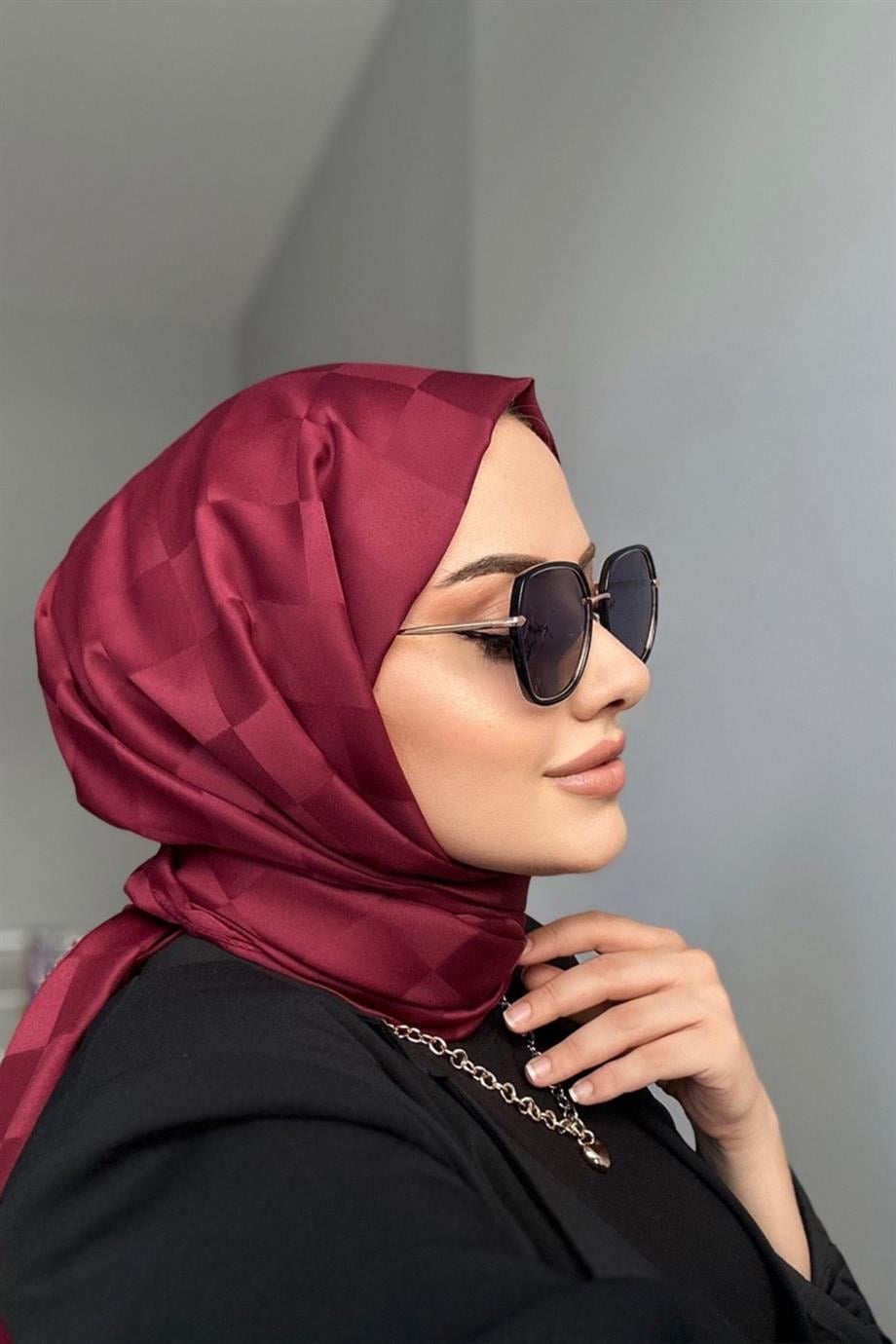 Dama sal jakar bordo