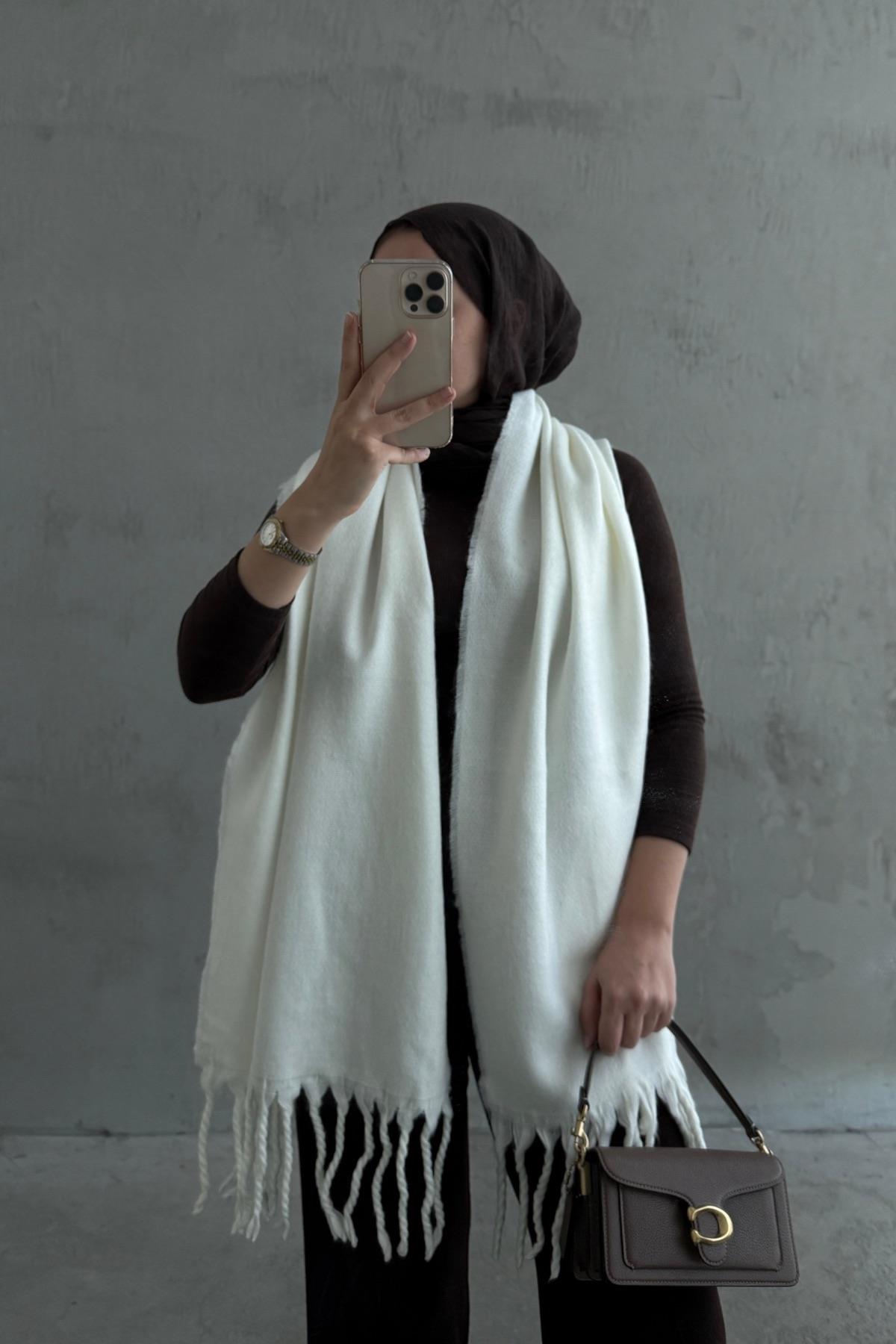 Ekru Pufy Atkı 