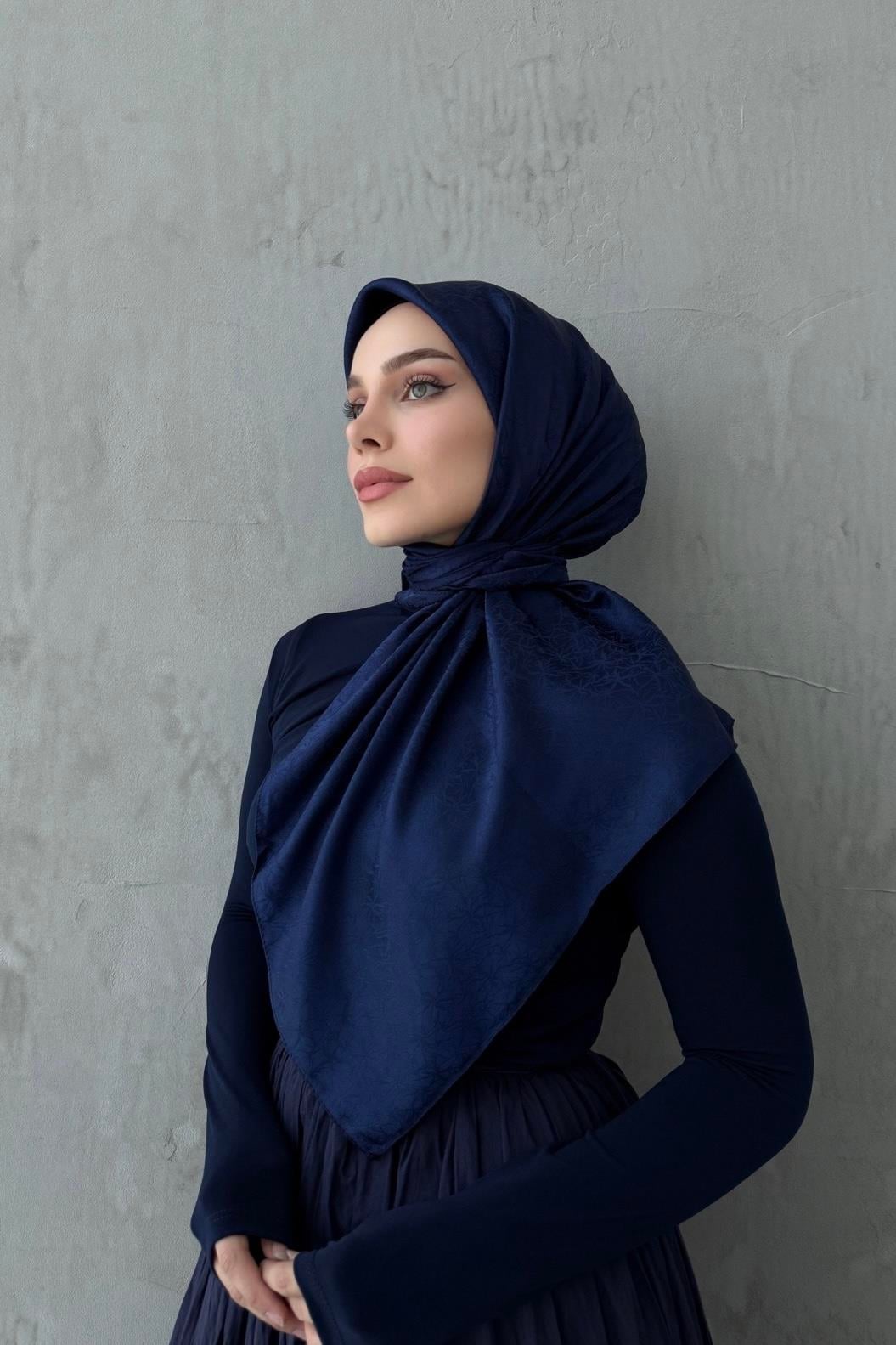 Lacivert Çiçek Jakar Eşarp 