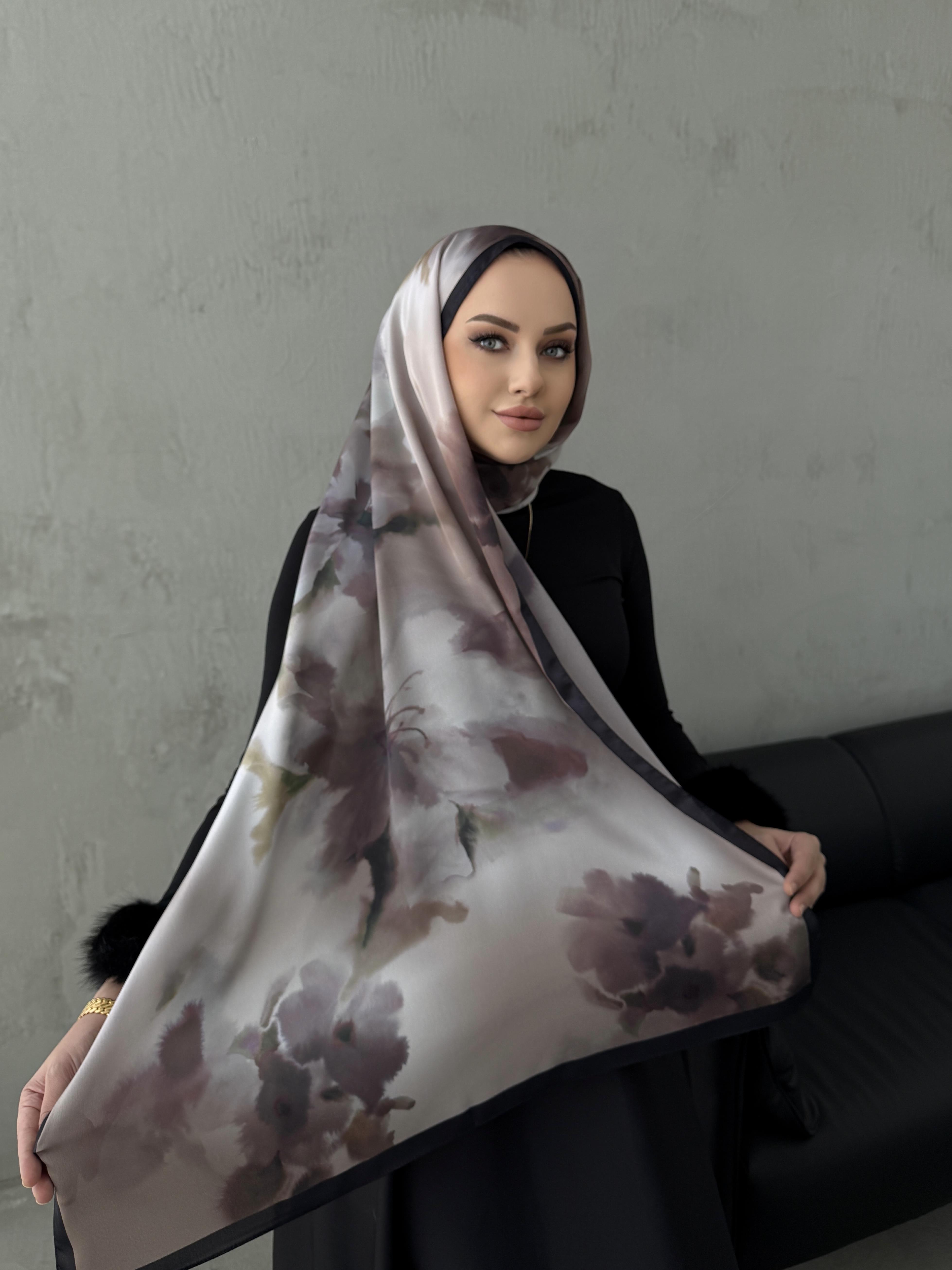 Siyah Roesa Kumlu İpek Şal