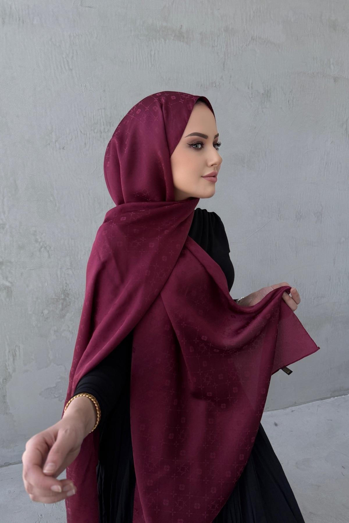 Vişne Liya Desenli İpeksi Jakar Şal