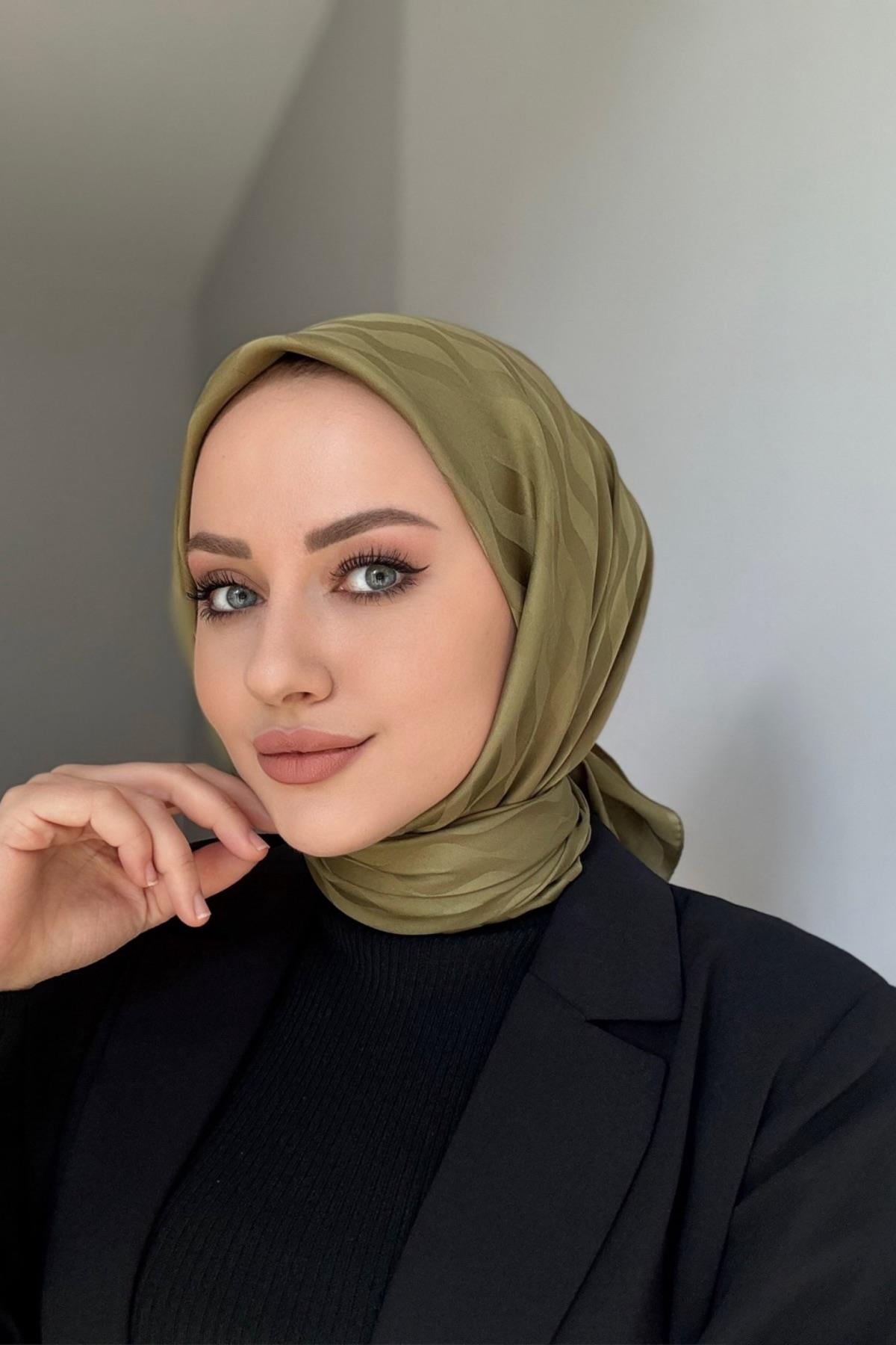 Yaprak Yeşili Desenli İpeksi Jakar Eşarp 