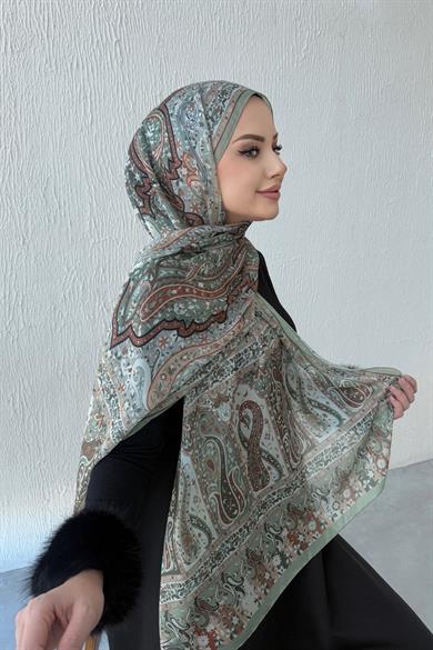 Çağla Bergüzar Authentic Indian Silk Shawl
