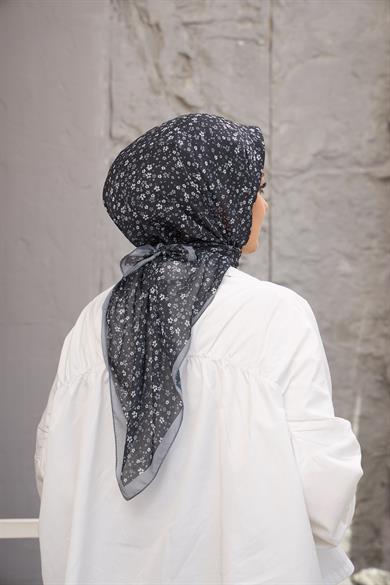 Siyah Beyaz Çicek Dijital Soft Eşarp