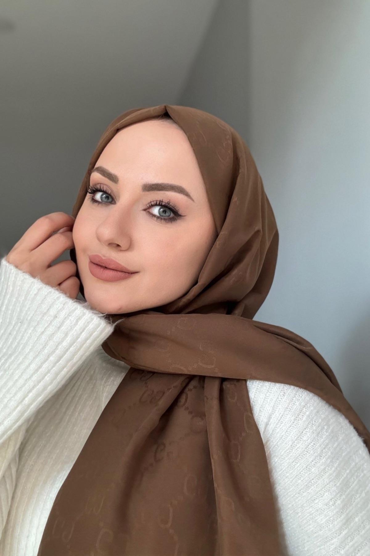 G pattern light brown