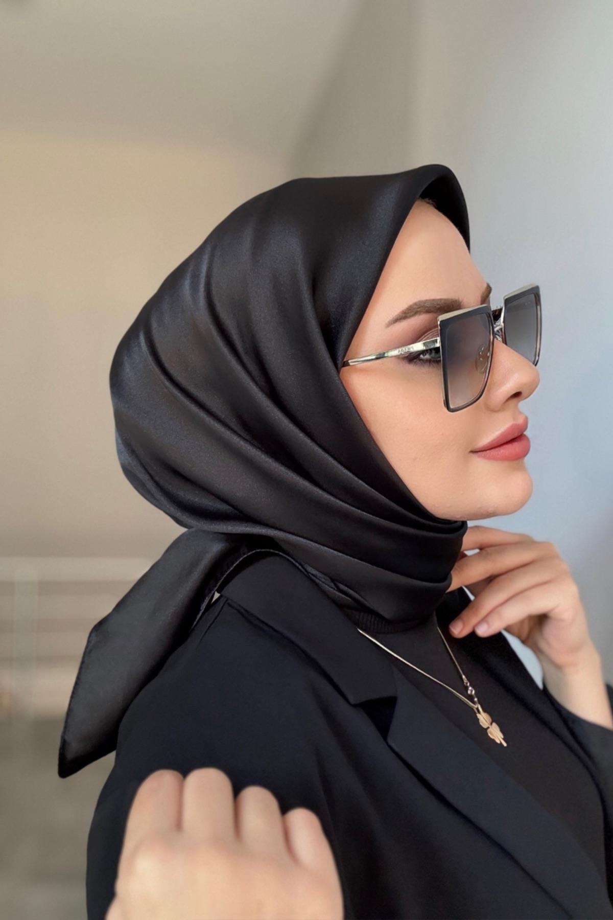 Silky jacquard scarf black