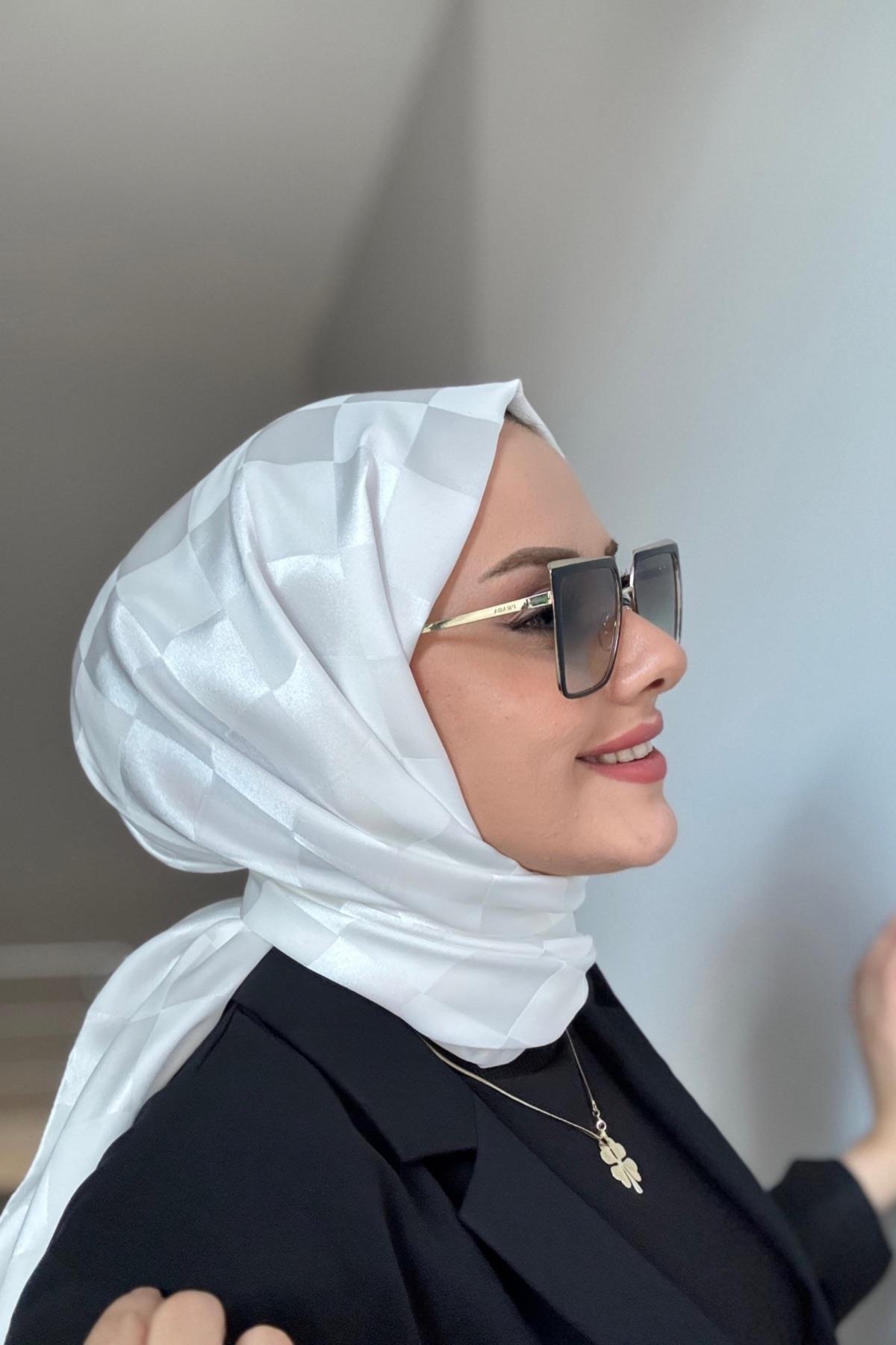 Jakar dama sal beyaz