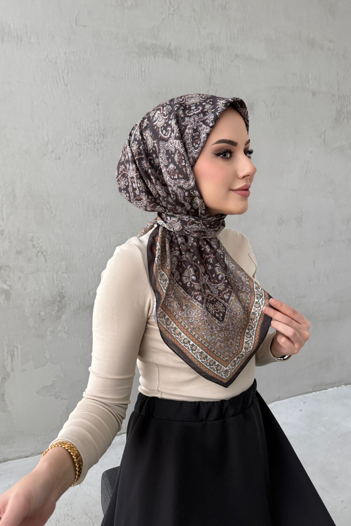 Kahverengi Bohem Modal İpek Eşarp