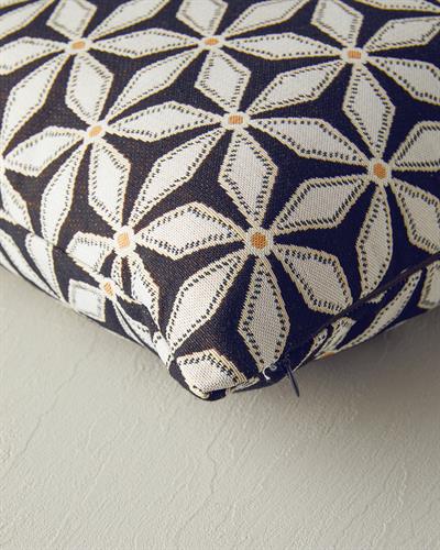 Dia Cover Throw Pillows 45x45 cm Black