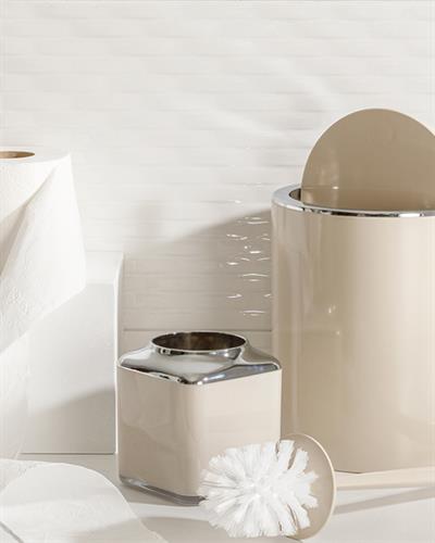 Elegance КОМПЛЕКТ ЗА БАНЯ 2 комплекта Кристал 19x21,5 cm+10x10x37 cm Beige