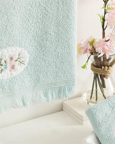 Fancy Flowers Хавлия За Лице Бродирани, Селедон, 50 X 76 Cm