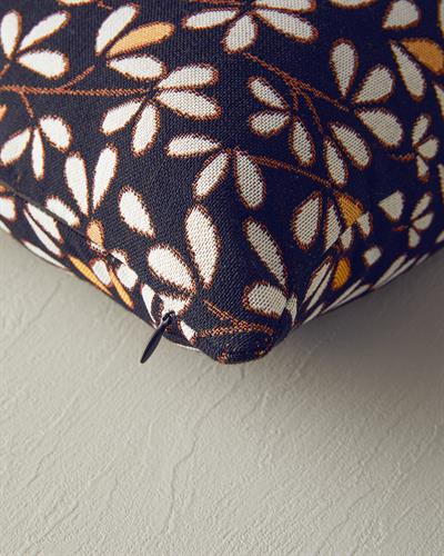 Floria Cover Throw Pillows 45x45 cm Black