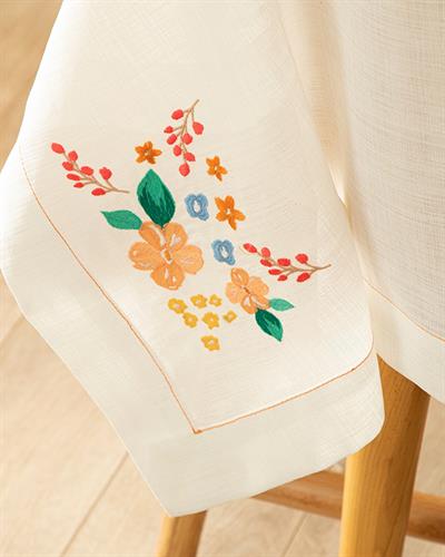 Flower Spree Покривка За Маса Бродирани, Полиестер, Бяло, 150 X 220 Cm