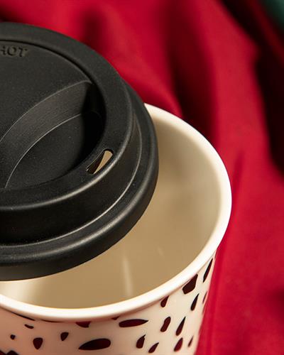 Gold Dots Travel Mug Със Силиконов Капак, New Bone China, Черно Бяло, 260 Ml