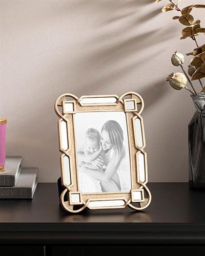 Greta Рамка Полирезин 16x2x21 см Златен