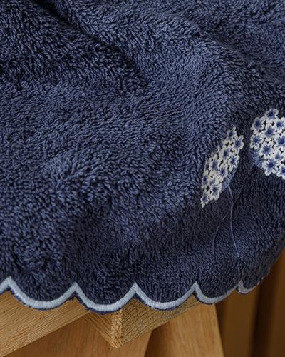 Hyrangea Bouquet Кърпа За Ръце С бродерия 30x45 см Морскосин