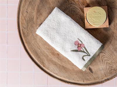 Iris Pallida ХАВЛИИ ЗА РЪЦЕ Бродирани 30x45 cm Powder Pink.