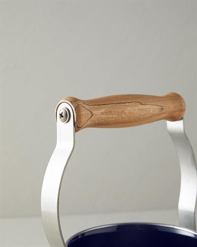 Isidora Enamel Pot Cream