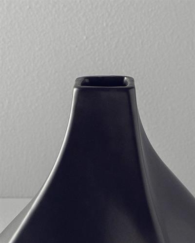 Kelsey Ваза Каменна керамика 23x14x24 см Черен