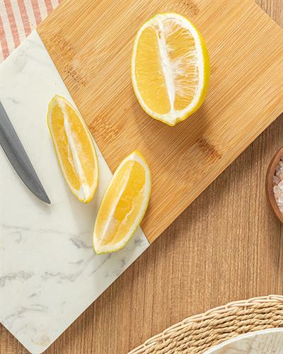 Lilies ДЪСКА ЗА РЯЗАНЕ Mermer Bambu 30 cm Бежово-бяло