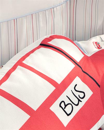 Mini Bus Бебешк Декоративна Възглавница 41x26 Червен