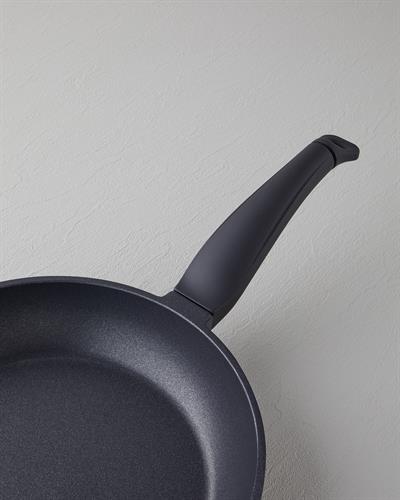 Тиган Алуминиева отливка 26 см Черен