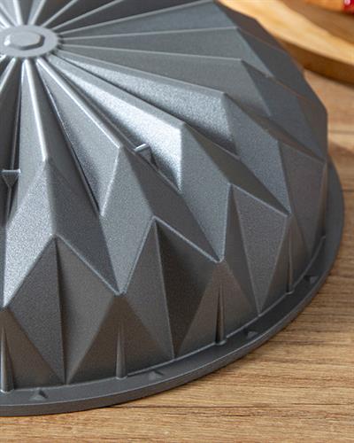 Pyramid Aluminum Casting Cake Mould 26 cm Gray
