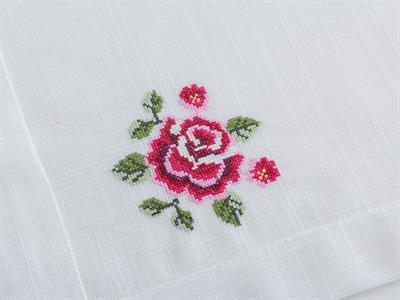 Rose Etamine АМЕРИКАНЗКИ СЕРВИЗ Бродирани 30x45 cm Light Cream-Claret Red