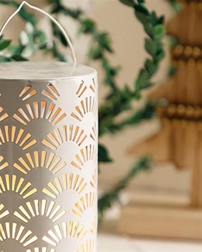 Shine Metal With Led Lantern 8X8X17 cm White