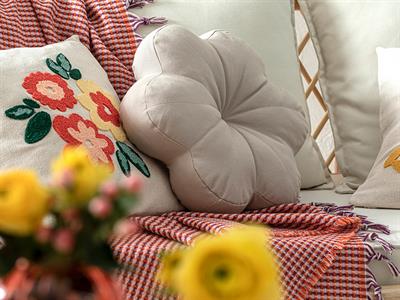 Summer Bloom Декоративна Възглавница 40 см Бежов