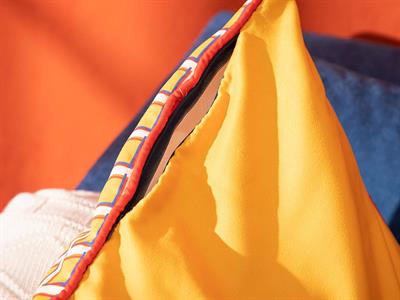 Tesselation Голяма Декоративна Възглавница С щампа 70x70 см Жълт