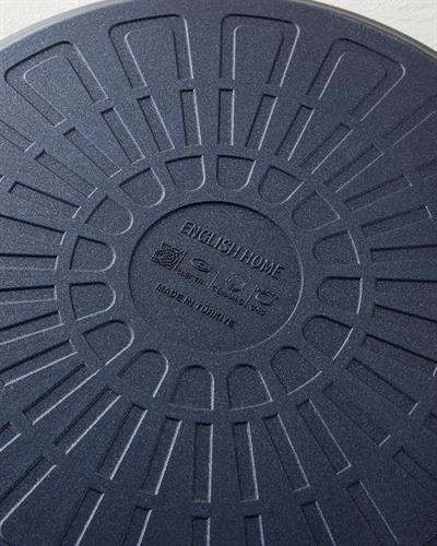 Тиган Премиум 24 см Черен