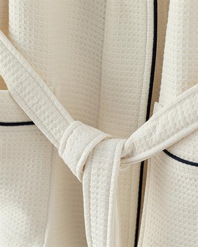 Thin Single-Face Pique Shawl Collar Bathrobe S-M White